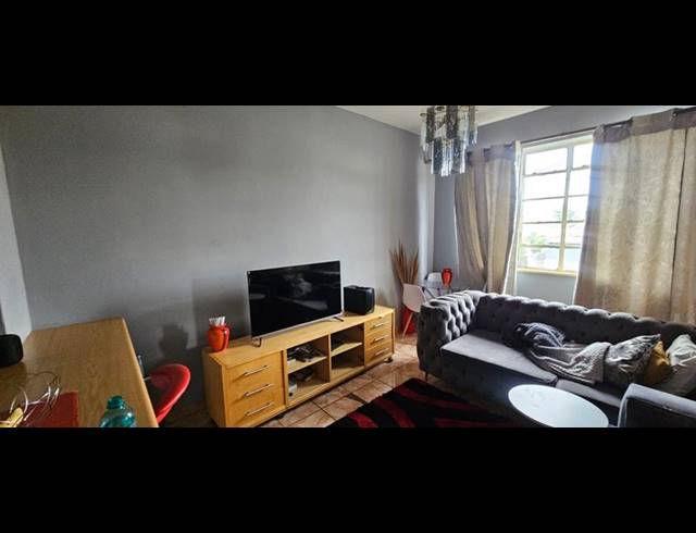 2 BEDROOM APARTMENT FOR SALE IN FOREST HILL